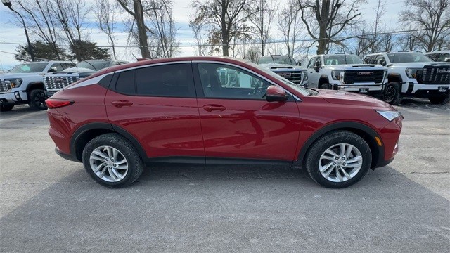 Buick Envista Vehicle Full-screen Gallery Image 09