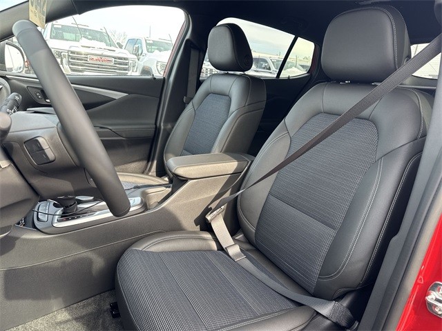 Buick Envista Vehicle Full-screen Gallery Image 11