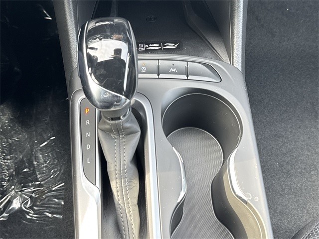 Buick Envista Vehicle Full-screen Gallery Image 19