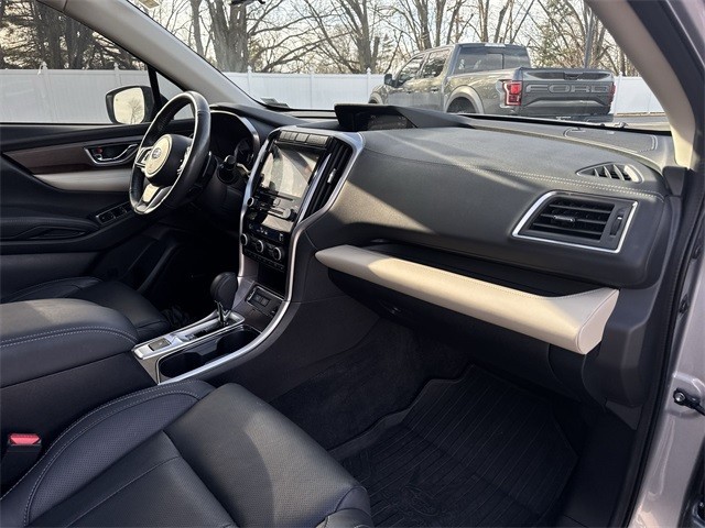 Subaru Ascent Vehicle Full-screen Gallery Image 34