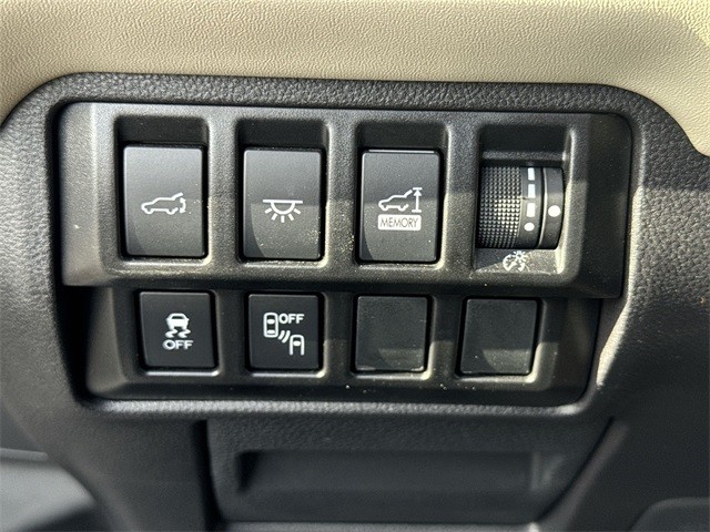 Subaru Ascent Vehicle Full-screen Gallery Image 40