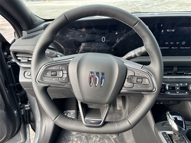 Buick Envista Vehicle Full-screen Gallery Image 14