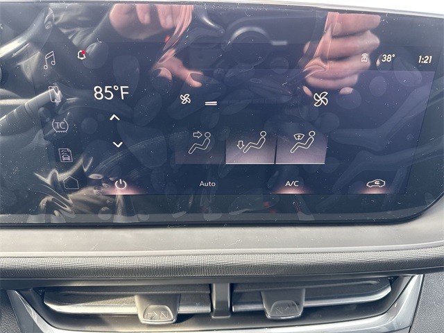 Buick Envista Vehicle Full-screen Gallery Image 18