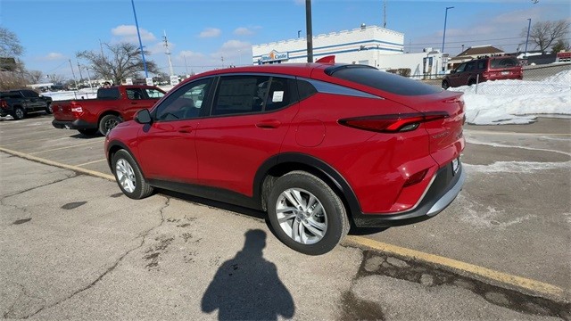 Buick Envista Vehicle Full-screen Gallery Image 06