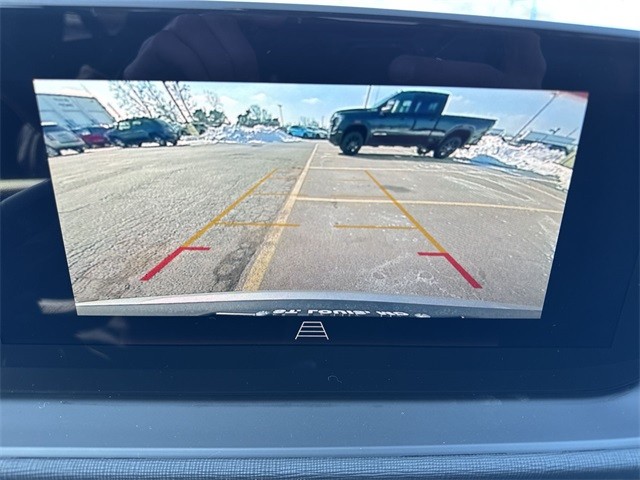 Buick Envista Vehicle Full-screen Gallery Image 17