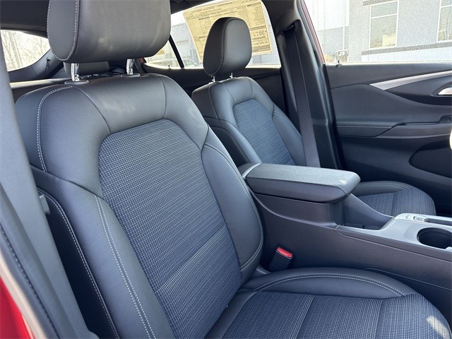 Buick Envista Vehicle Full-screen Gallery Image 23