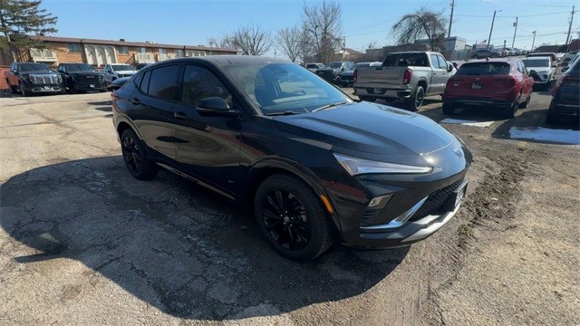 Buick Envista Vehicle Full-screen Gallery Image 02