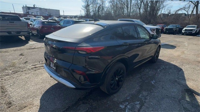 Buick Envista Vehicle Full-screen Gallery Image 08