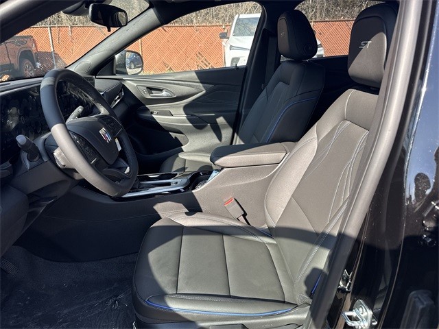 Buick Envista Vehicle Full-screen Gallery Image 11