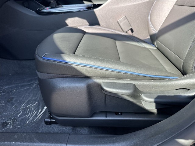 Buick Envista Vehicle Full-screen Gallery Image 12