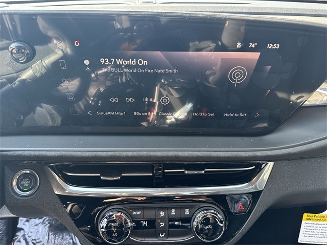 Buick Envista Vehicle Full-screen Gallery Image 16