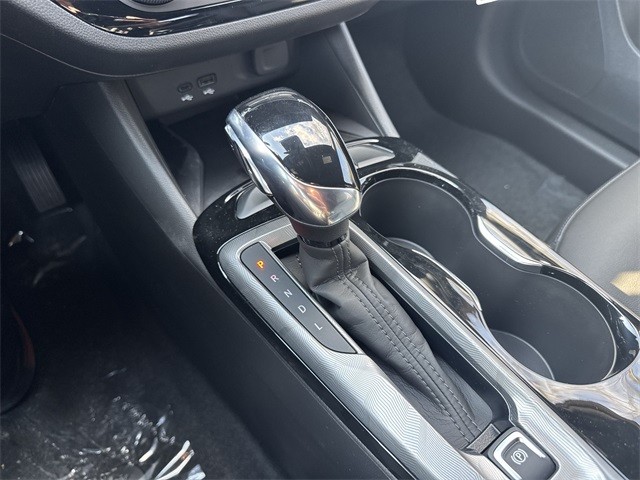 Buick Envista Vehicle Full-screen Gallery Image 19