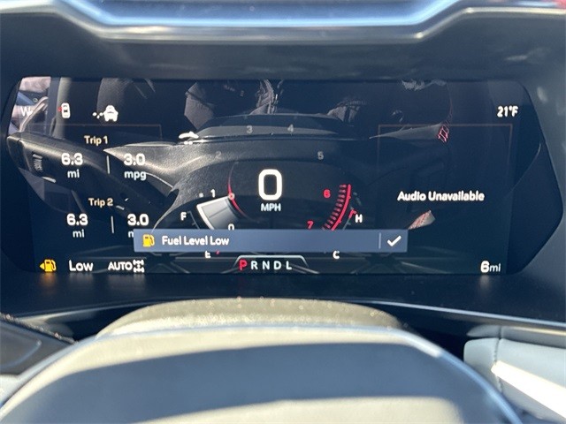 GMC Canyon Vehicle Full-screen Gallery Image 15