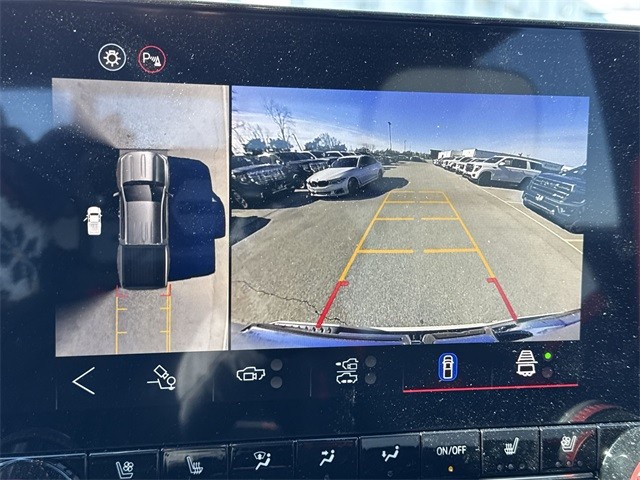 GMC Canyon Vehicle Full-screen Gallery Image 17