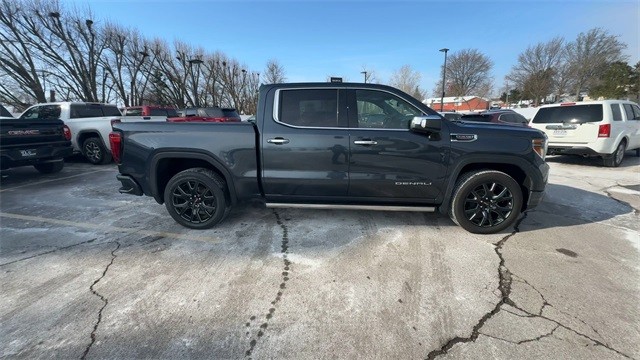 GMC Sierra 1500 Vehicle Full-screen Gallery Image 11