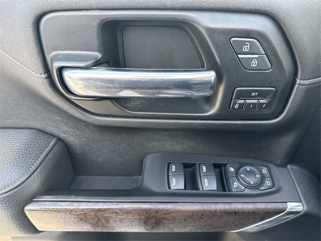 GMC Sierra 1500 Vehicle Full-screen Gallery Image 28