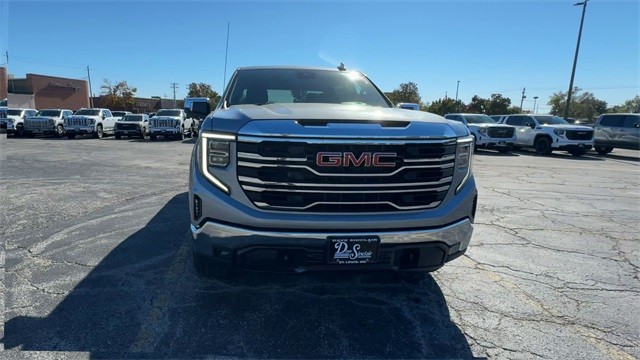 GMC Sierra 1500 Vehicle Full-screen Gallery Image 03