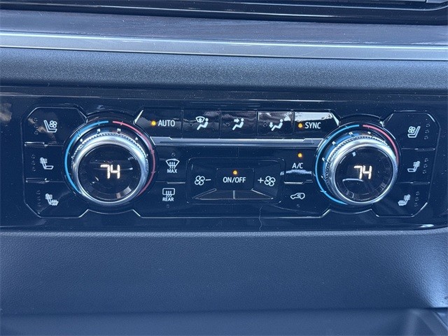 GMC Sierra 1500 Vehicle Full-screen Gallery Image 19