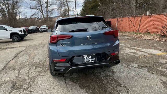 Buick Encore GX Vehicle Full-screen Gallery Image 07