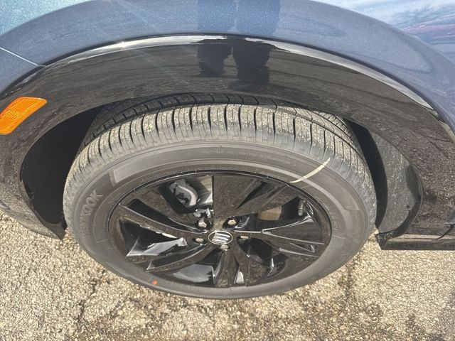 Buick Encore GX Vehicle Full-screen Gallery Image 10