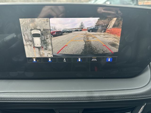 Buick Encore GX Vehicle Full-screen Gallery Image 17