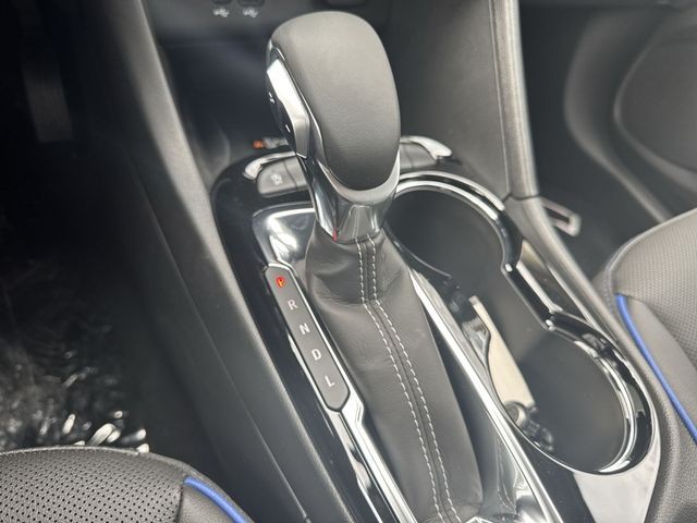 Buick Encore GX Vehicle Full-screen Gallery Image 19