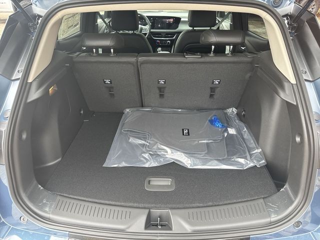 Buick Encore GX Vehicle Full-screen Gallery Image 22