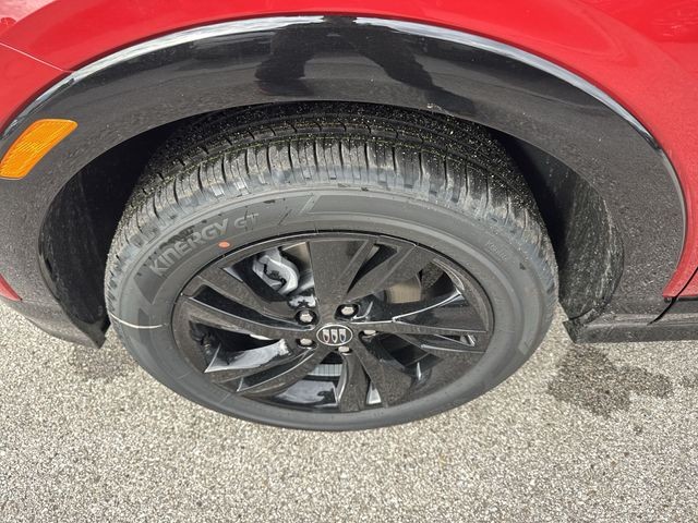 Buick Encore GX Vehicle Full-screen Gallery Image 10