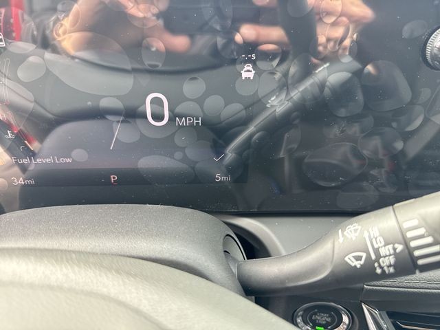 Buick Encore GX Vehicle Full-screen Gallery Image 15