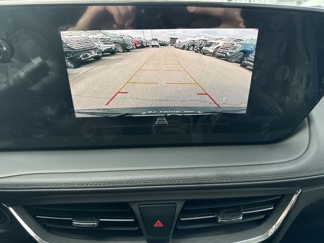 Buick Encore GX Vehicle Full-screen Gallery Image 17