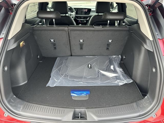 Buick Encore GX Vehicle Full-screen Gallery Image 22