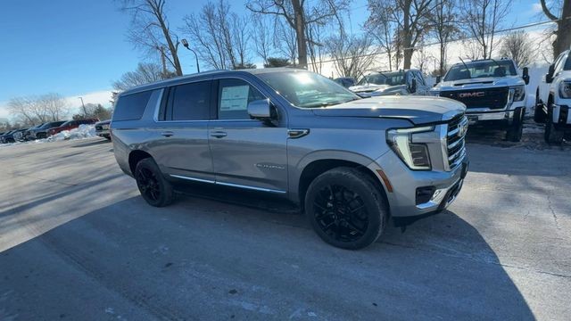 GMC Yukon XL Vehicle Full-screen Gallery Image 02