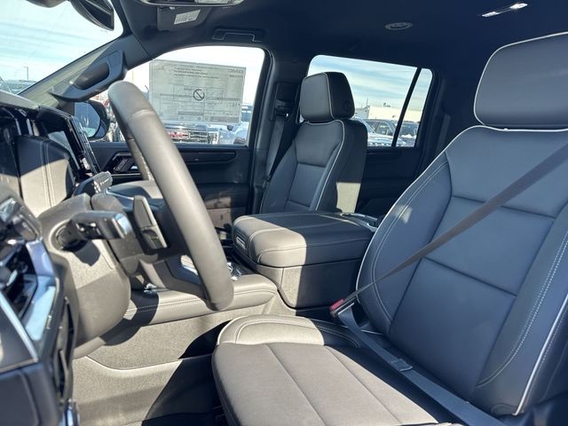 GMC Yukon XL Vehicle Full-screen Gallery Image 11