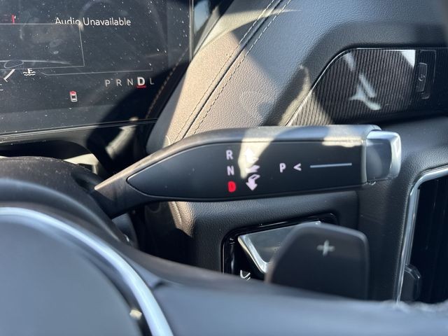 GMC Yukon XL Vehicle Full-screen Gallery Image 20