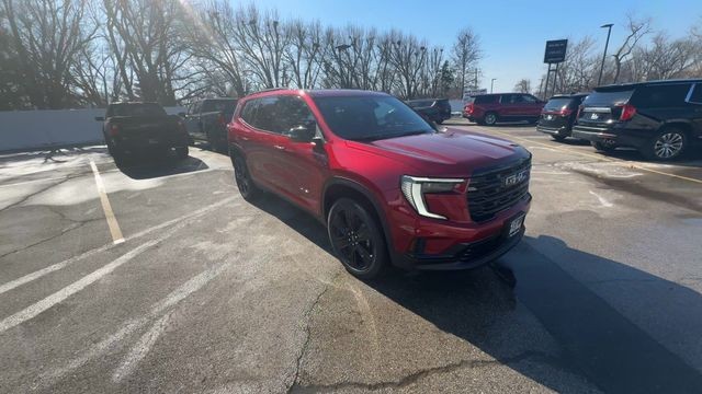 GMC Acadia Vehicle Full-screen Gallery Image 02