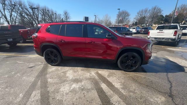 GMC Acadia Vehicle Full-screen Gallery Image 09