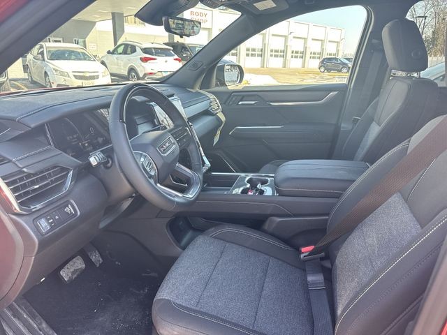 GMC Acadia Vehicle Full-screen Gallery Image 11