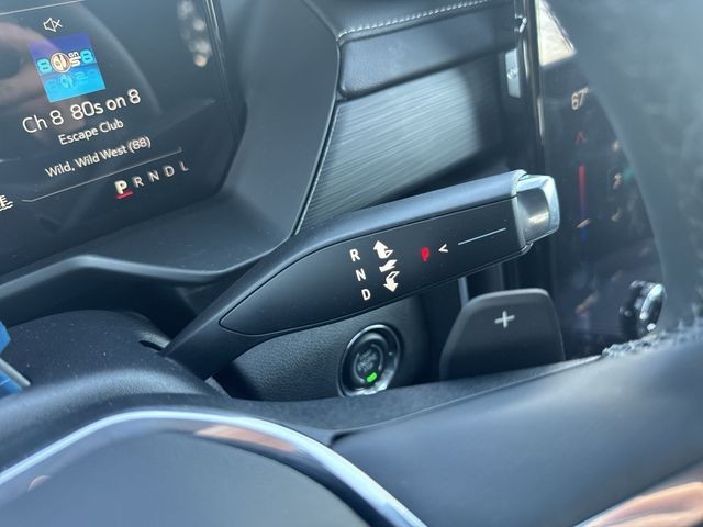 GMC Acadia Vehicle Full-screen Gallery Image 20