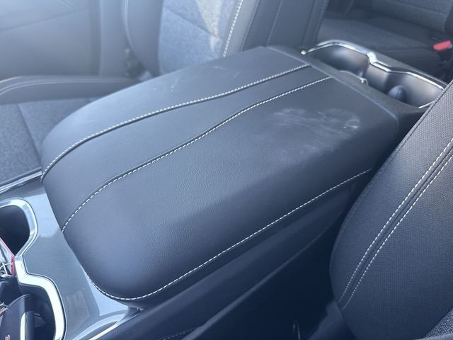 GMC Acadia Vehicle Full-screen Gallery Image 21