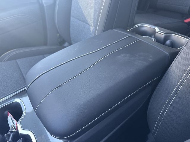 GMC Acadia Vehicle Full-screen Gallery Image 22