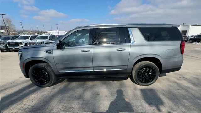 GMC Yukon XL Vehicle Full-screen Gallery Image 05