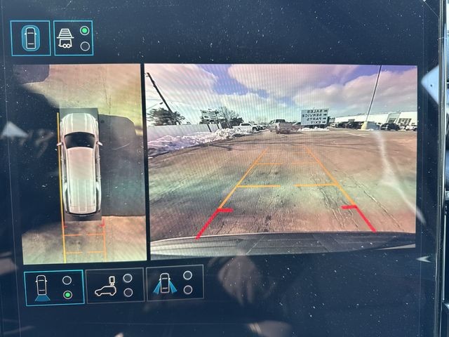 GMC Yukon XL Vehicle Full-screen Gallery Image 17