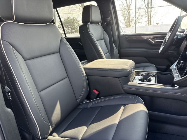 GMC Yukon XL Vehicle Full-screen Gallery Image 25