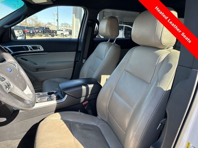 Ford Explorer Vehicle Full-screen Gallery Image 22