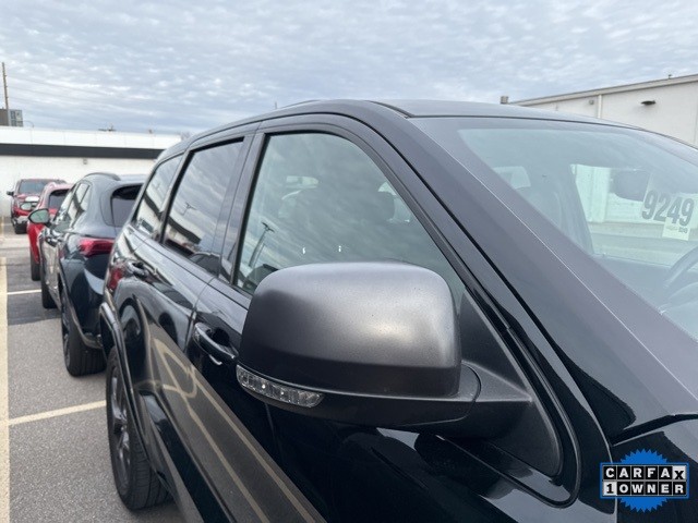 Jeep Grand Cherokee Vehicle Full-screen Gallery Image 05