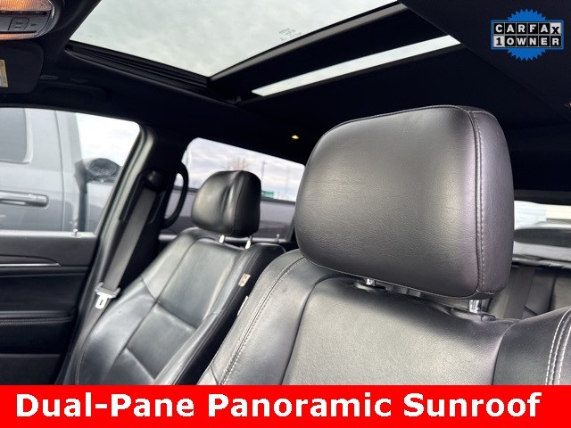 Jeep Grand Cherokee Vehicle Full-screen Gallery Image 10