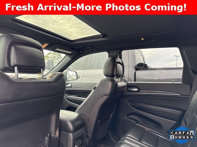 Jeep Grand Cherokee Vehicle Full-screen Gallery Image 15