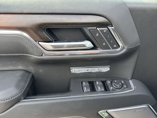 GMC Sierra 1500 Vehicle Full-screen Gallery Image 13