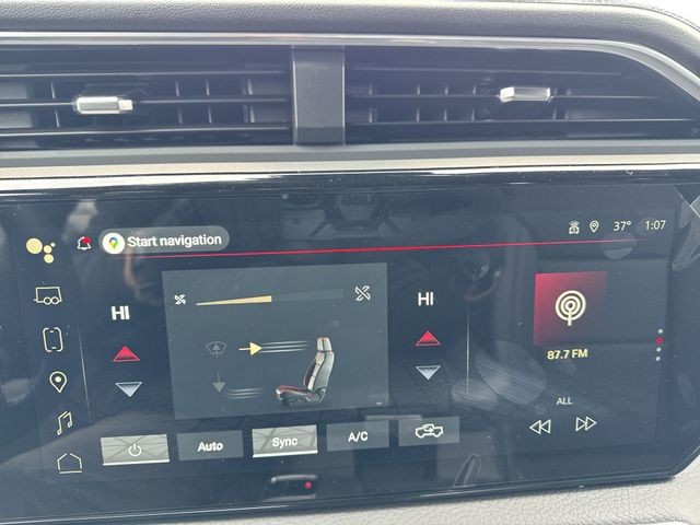 GMC Sierra 1500 Vehicle Full-screen Gallery Image 19