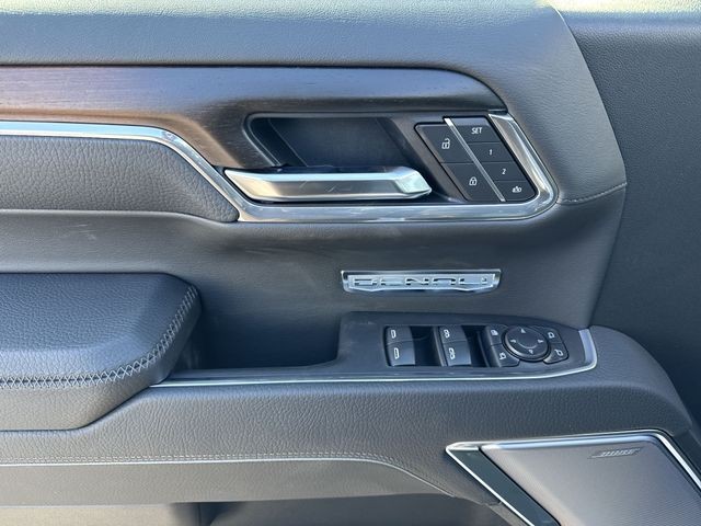 GMC Sierra 1500 Vehicle Full-screen Gallery Image 13